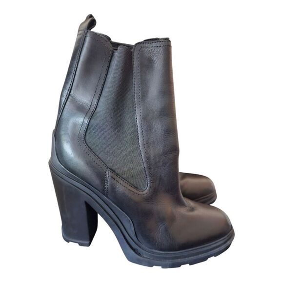 MARC FISHER LTD "Ramio" Black Leather Heeled Chelsea‎ Boot  - Size 9 - Picture 1 of 9